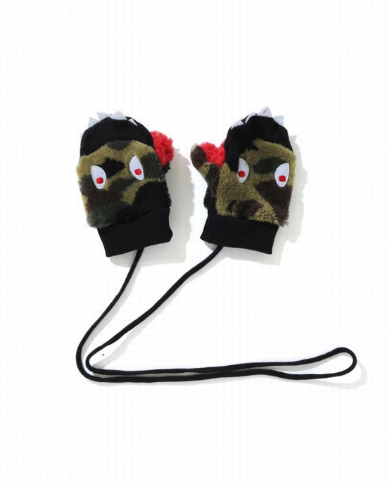 Green Bape 1st Camo Boa Shark Mittens Kids' Gloves | ZA-93820