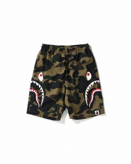 Green Bape 1st Camo Side Shark Beach Kids' Shorts | ZA-82946