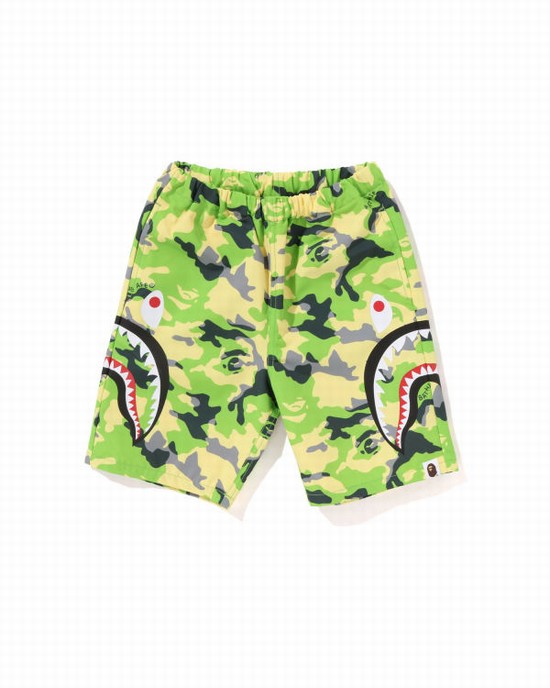 Green Bape Woodland Camo Side Shark Beach Kids' Shorts | ZA-28573